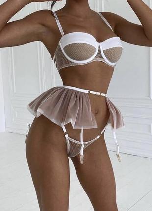 Трендовые женские наборы с корсетом