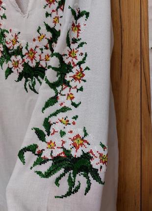 Вышиванное платье вышитое бисером с вышитым поясом4 фото