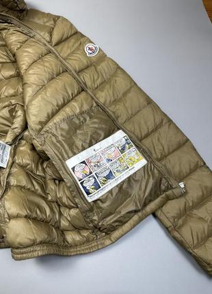 Женская пуховая куртка moncler бежевая m6 фото