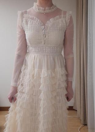 Фирменное невероятно нежное платье