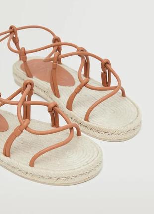 Римские туфли на шнуровой подошве mango фирменные бежевые летние стильные