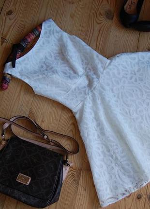 Потрясающее кружевное ажурное платье от asos с открытой спинкой в идеале3 фото