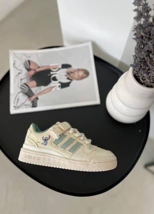 Неймовірні жіночі кросівки adidas forum low x disney stitch beige бежеві зі стичем7 фото