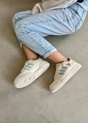 Неймовірні жіночі кросівки adidas forum low x disney stitch beige бежеві зі стичем8 фото