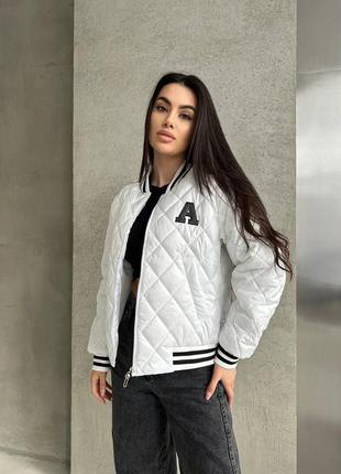 Бомбер жіночий оверсайз на блискавці з кишенями якісний стильний трендовий білий
