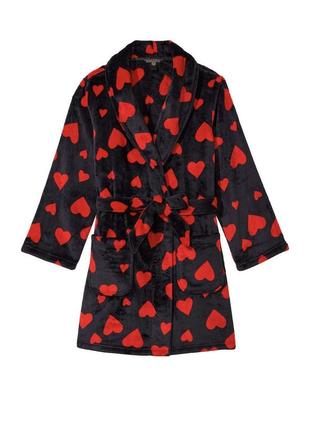 Теплий халат у червоні сердечка з нової колекції victoria’s secret, оригінал3 фото