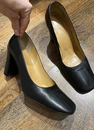 Черные кожаные туфли на среднем каблуке классические туфли с квадратным носком bally винтажные туфлы с натуральной кожужи кожаные туфлы3 фото