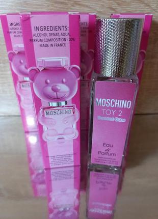 В стиле moschino toy 2 bubble gum