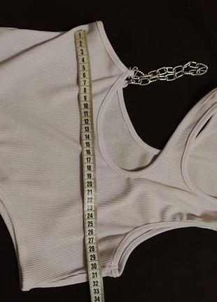 Топ рубчик с декоративной цепочкой
