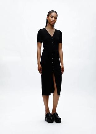 Сукня в рубчик з поясом