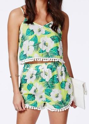 Суперовий річний набір кроп-топ + шорти в квітковий принт з помпонами мissguided.