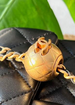 Сумка кожаная черная с бомбочкой