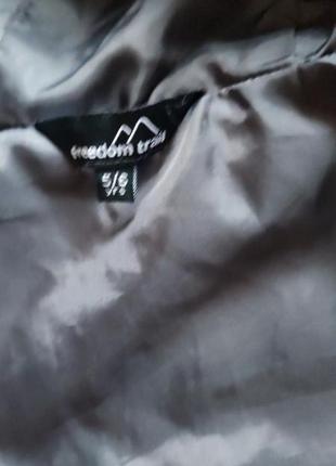Демисезонная бордовая куртка5 фото