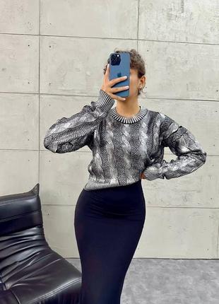 Кофта из блестящей ткани 2