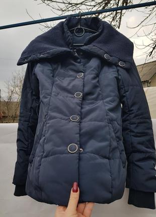 Курточка легкая стеганая базовая деми с высоким горлом уютная с патентами