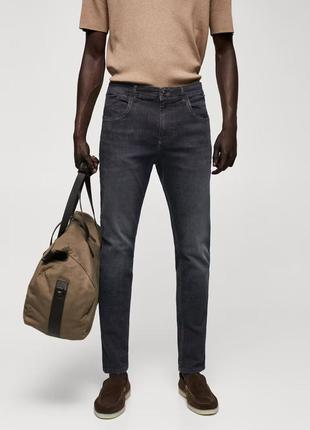 Класичні сірі чоловічі джинси
