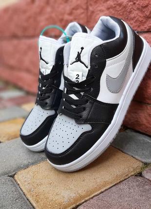 Мужские кроссовки nike air jordan 1 low black grey white черного с белым и серым цветами