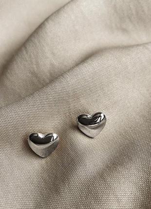 Серьги гвоздики выпуклые сердца