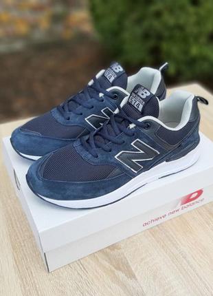 Мужские кроссовки new balance 574 blue black new york times синего с черными цветами