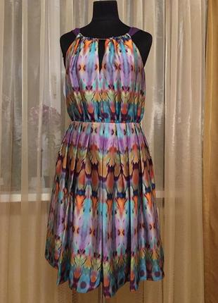 Яркое платье новое