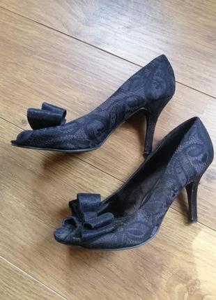 Кружевные гипюровые туфли с кружевом