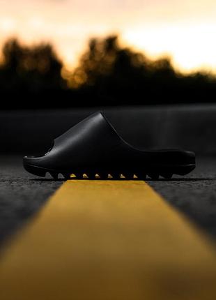 Шлепанцы adidas yeezy slide black шльопанці шльопки шлепки сланцы сланці 3