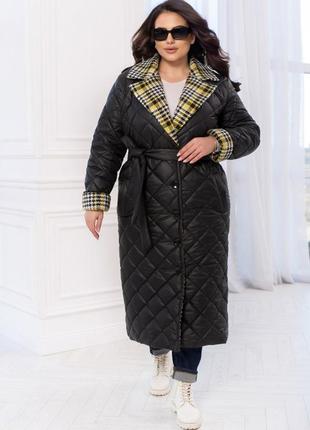 Куртка жіноча чорна довга з поясом стьобана3 фото