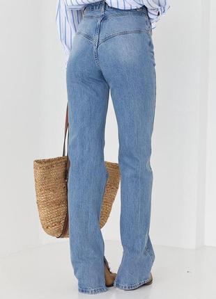 Женские джинсы прямого кроя на пуговицах с фигурной кокеткой - 38 размер5 фото