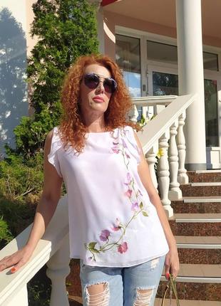 Блузка с вышивкой душистого горошка