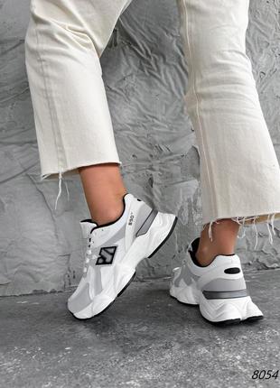 Білі сірі шкіряні кросівки з сіткою в сітку на грубій товстій масивній підошві платформі5 фото