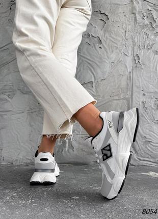 Білі сірі шкіряні кросівки з сіткою в сітку на грубій товстій масивній підошві платформі8 фото