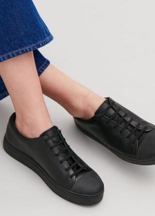 Кожаные кроссовки cos 36 размера в идеальном состоянии