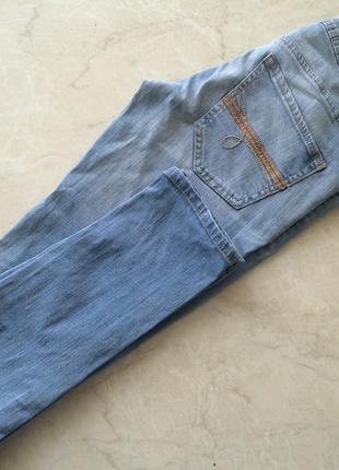 Джинсы mango