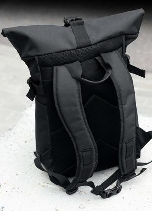 Чоловічий стильний рюкзак tisco roll top чорний текстильний з відділом для ноутбука на 20-25 літрів3 фото