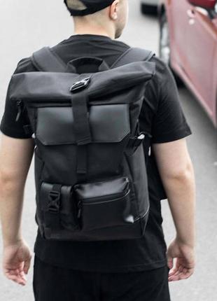 Чоловічий стильний рюкзак tisco roll top чорний текстильний з відділом для ноутбука на 20-25 літрів10 фото