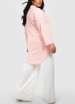 Нежно-розовая удлинённая просторная блуза-рубашка3 фото