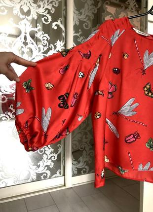 Фирменная блуза из искусственного шелка, принт насекомого и бабочки5 фото