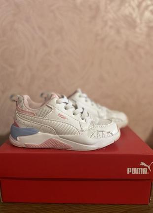 Кроссовки