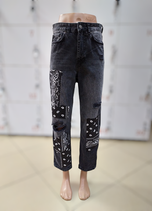 Джинсы женские фирмы bershka. cropped straight denim 1171 фото