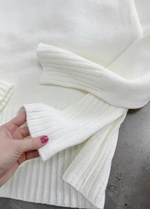 Женский вязаный свитер oversize с разрезами по бокам2 фото