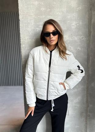 Куртка бомбер на молнии воротник стойка из рибаны рукав и низ манжет врезные карманы на рукаве змейка ткань плащевка эмми силикон 200 подклад