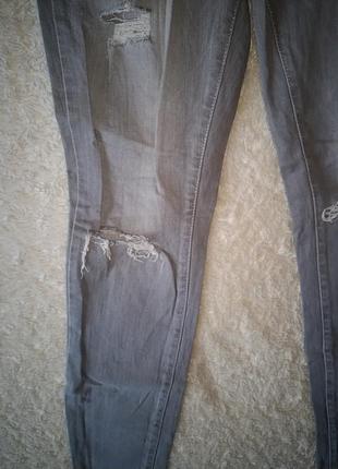 Стрейчевые джинсы3 фото