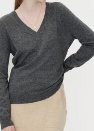 Шерстяной пуловер от uniqlo серый