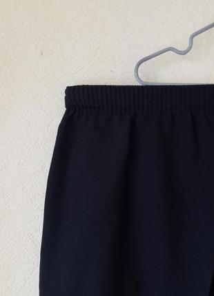 Новые черные базовые укороченные брюки с карманами  сзади на комфортной талии 24 uk5 фото