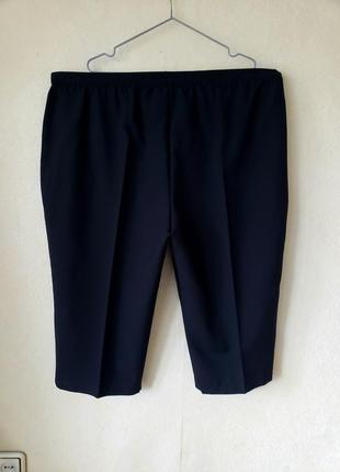 Новые черные базовые укороченные брюки с карманами  сзади на комфортной талии 24 uk4 фото