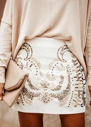 Расшитая пайетками юбка 🔥 блестящая крутая красивая брендовая вышитая кремовая мини юбка айвори пайетки м simple city1 фото