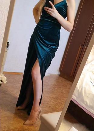 Очень крутое велюровое платье с открытой ножкой1 фото