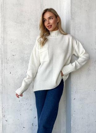 Жіночий светр джемпер оверсайз молочний світер з високим горлом і розрізаит oversize 42-46