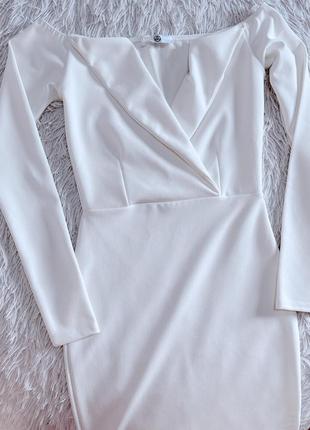 Белое платье missguided спущенные плечики4 фото