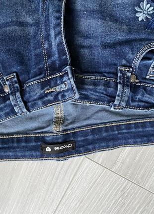 Рваные джинсы с вышивкой zara3 фото